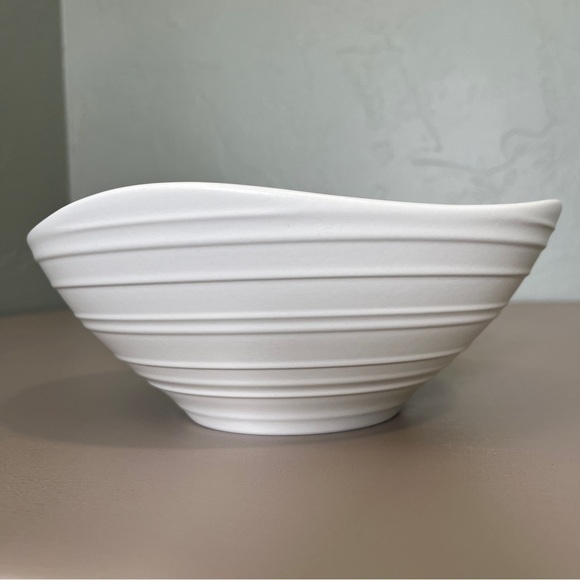 Mikasa‎ Swirl Modern White Ceramic Square Serveware Vegetable Bowl - Picture 3 of 13